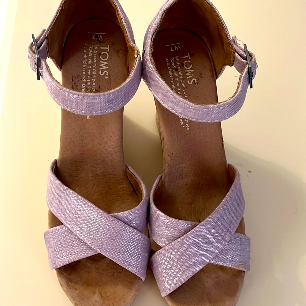 NWOT Toms Metallic Linen Wedges 7